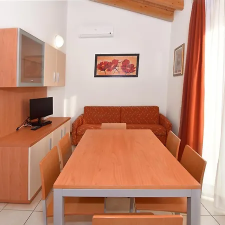 Olga Aparthotel