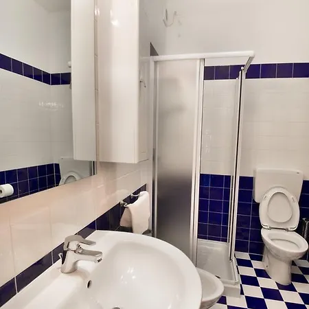 Olga 2* קאורלה