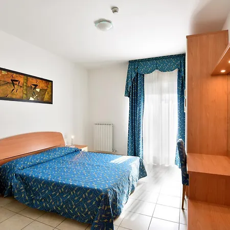 Olga Aparthotel 2*